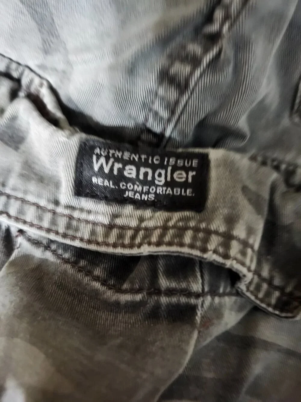 wrangler mans camo shorts size see description 32
